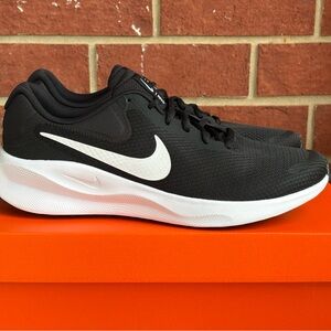 Nike Revolution 7 Black White Mens New Sneakers NIB Running Shoes
